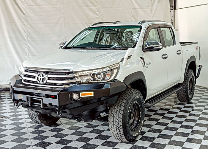TOYOTA Hilux