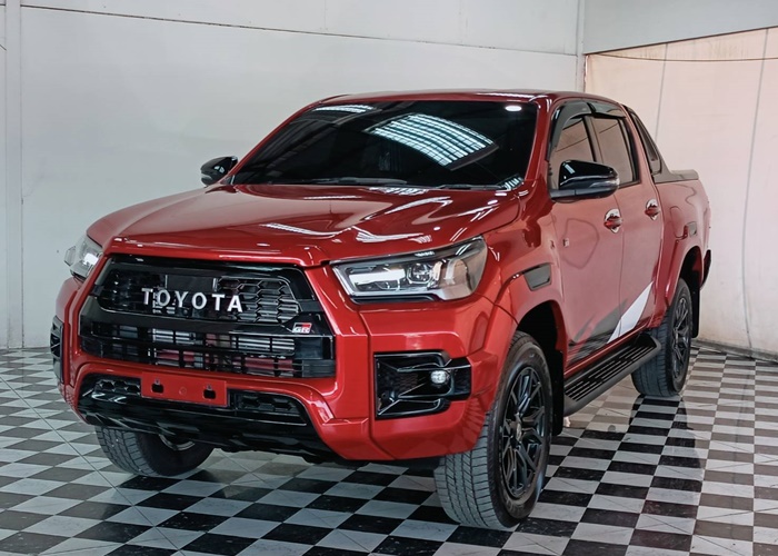 TOYOTA Hilux