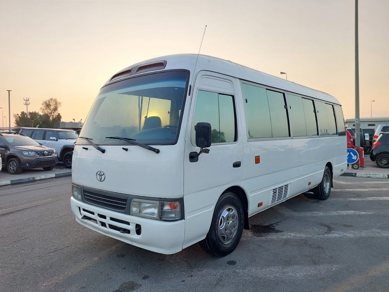 TOYOTA Coaster