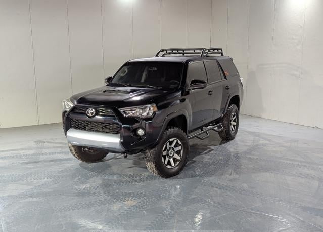 TOYOTA 4 RUNNER