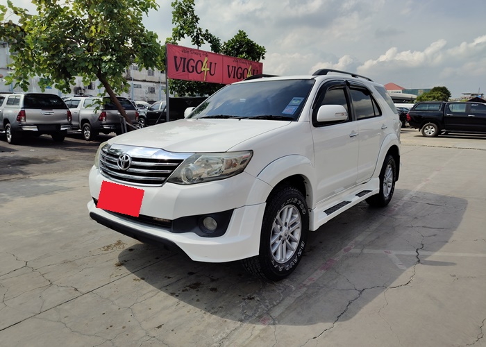 TOYOTA Fortuner