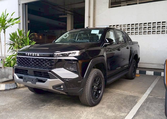 TOYOTA TRAVO OVERLAND