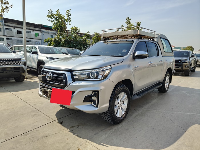 TOYOTA Hilux