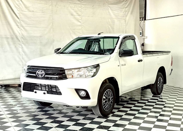 TOYOTA Hilux