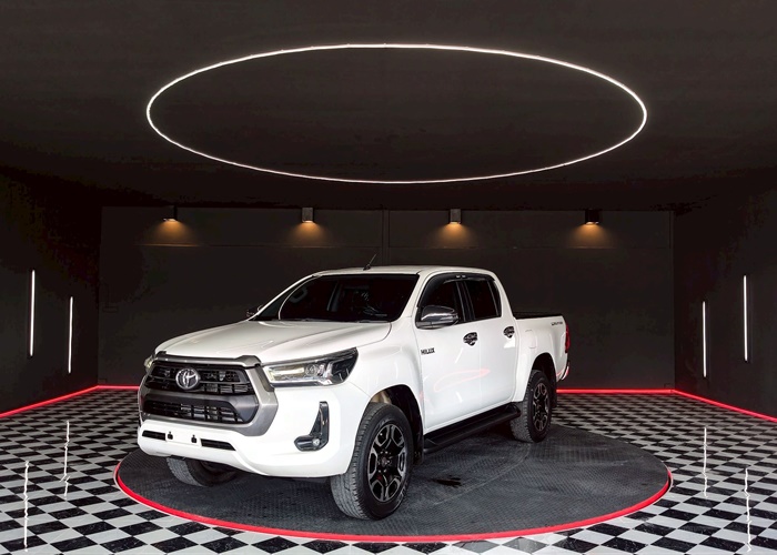 TOYOTA Hilux