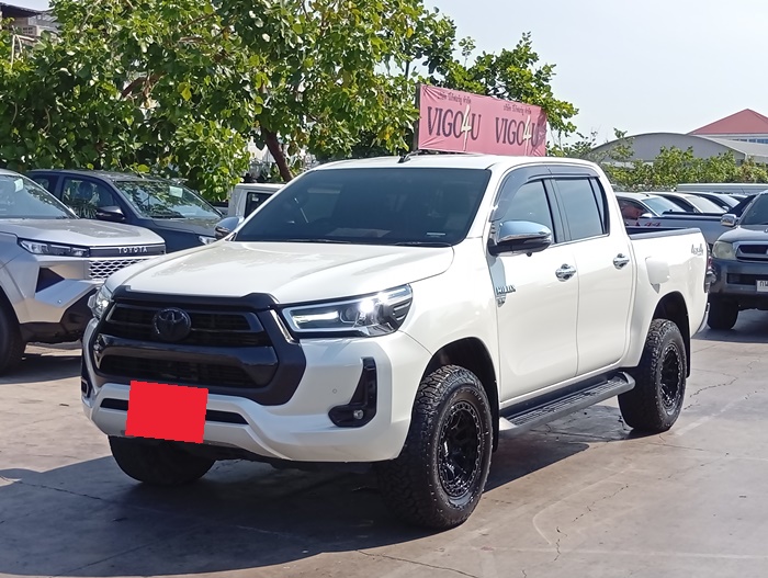 TOYOTA Hilux