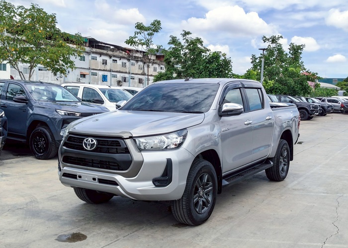 TOYOTA Hilux