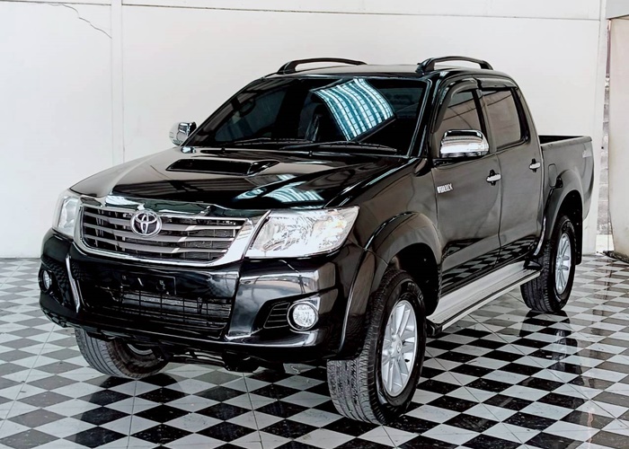 TOYOTA Hilux
