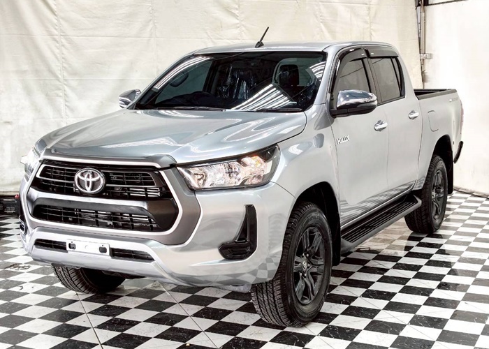 TOYOTA Hilux