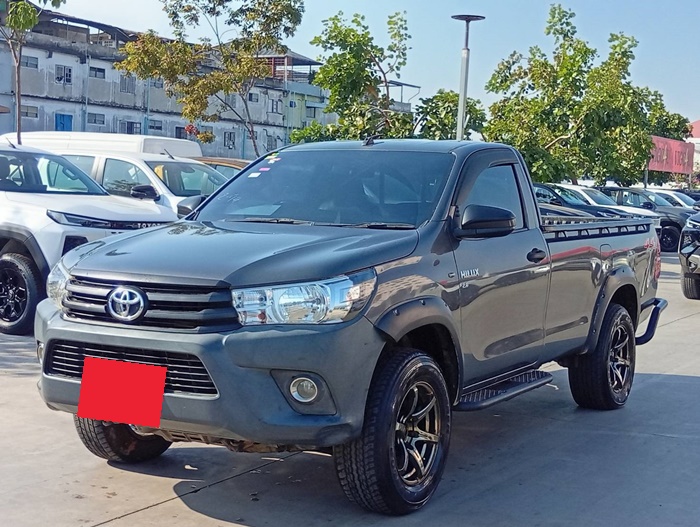 TOYOTA Hilux