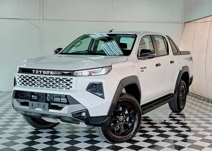 TOYOTA TRAVO OVERLAND