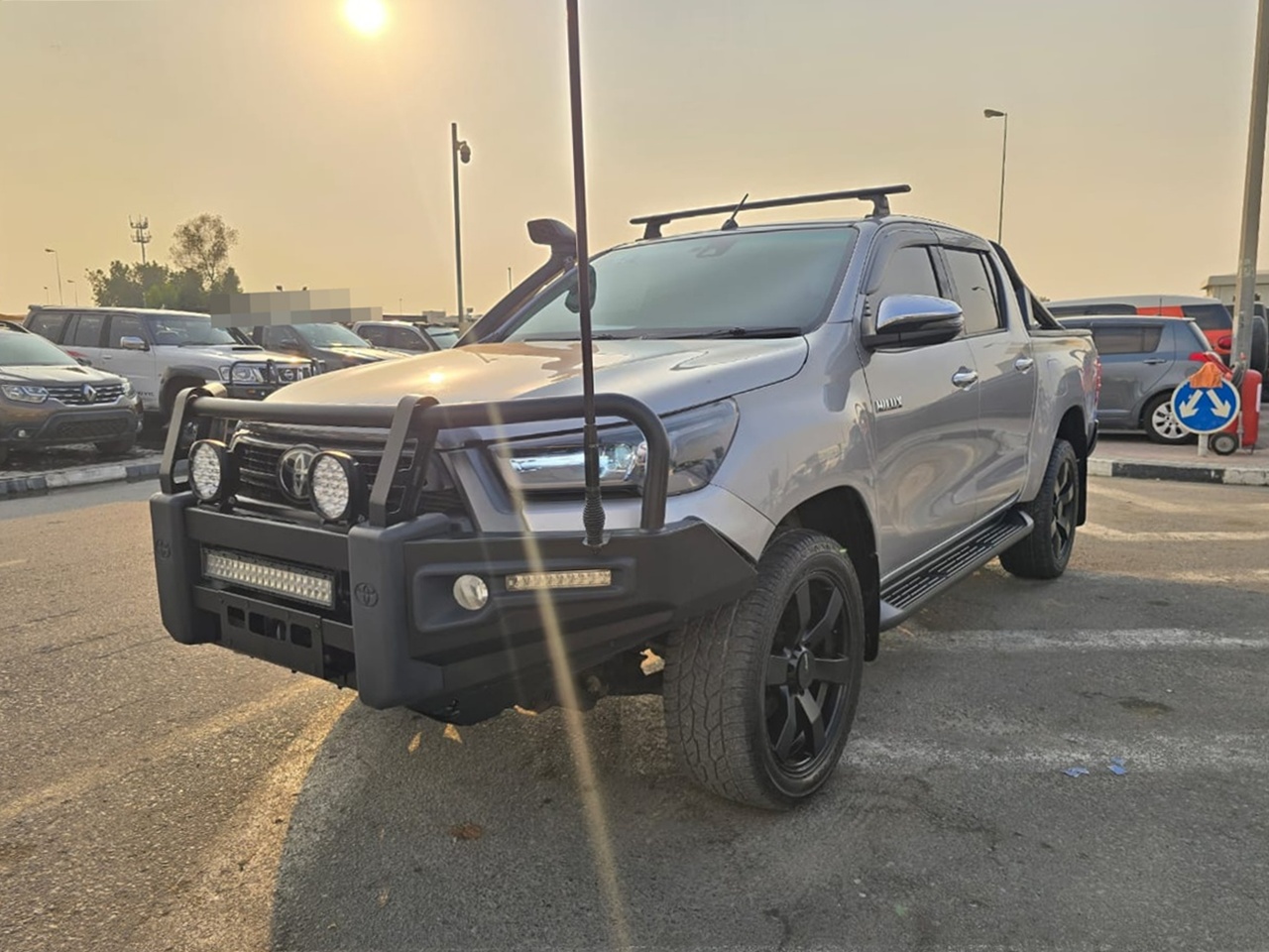 TOYOTA Hilux