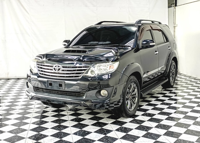 TOYOTA Fortuner
