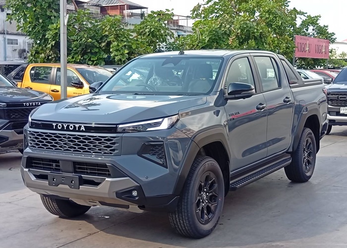 TOYOTA TRAVO OVERLAND