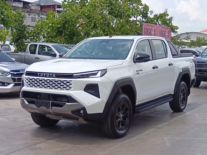 TOYOTA TRAVO OVERLAND