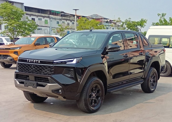 TOYOTA TRAVO OVERLAND