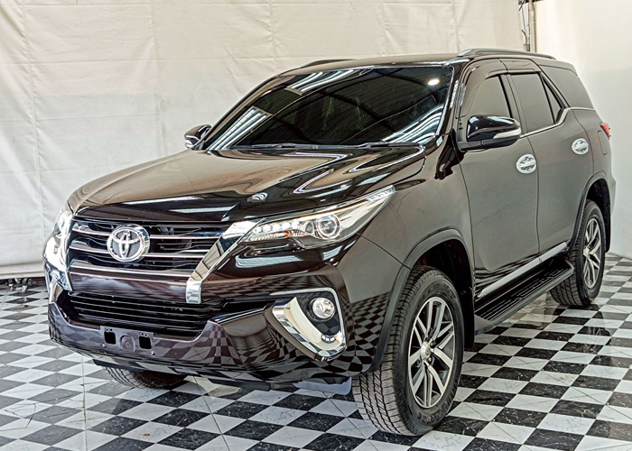 TOYOTA Fortuner