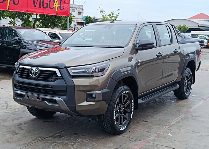 TOYOTA Hilux