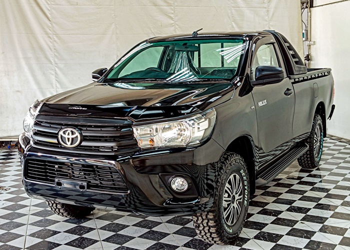 TOYOTA Hilux