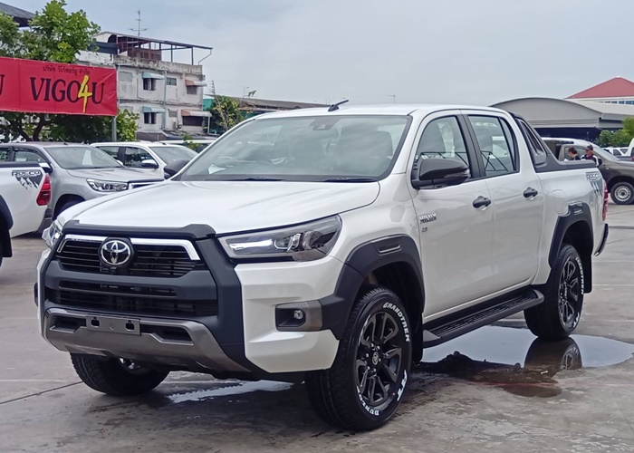 TOYOTA Hilux