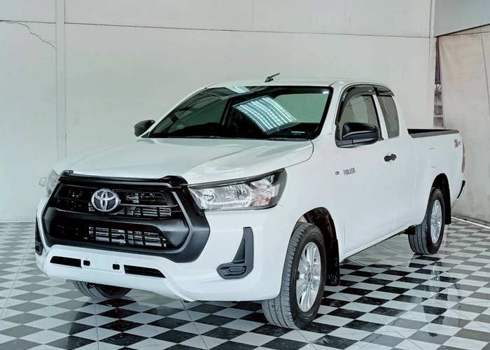TOYOTA Hilux