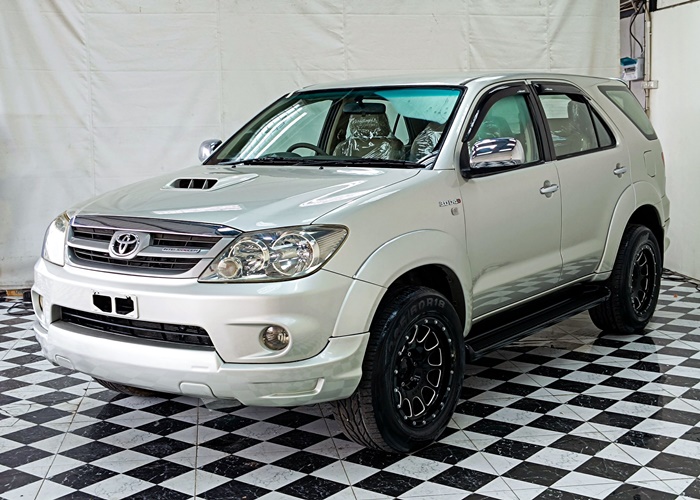 TOYOTA Fortuner