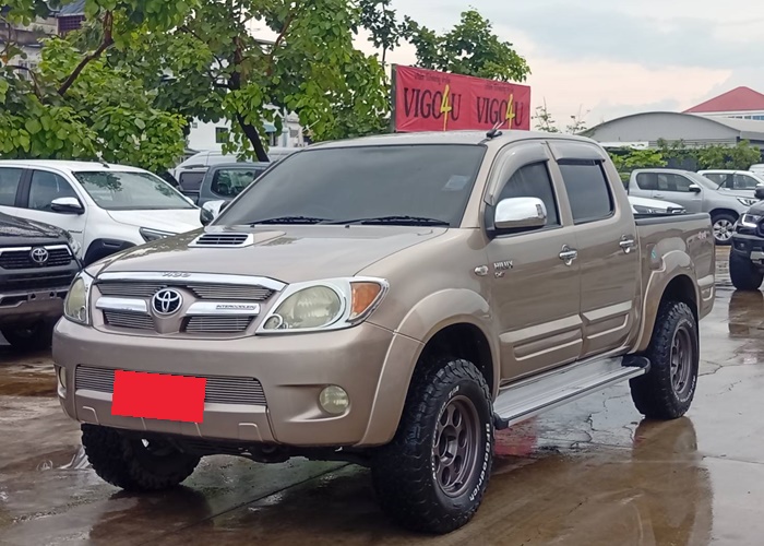 TOYOTA Hilux