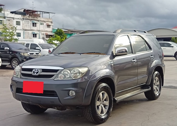 TOYOTA Fortuner