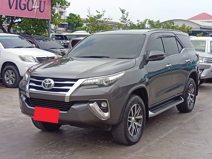 TOYOTA Fortuner