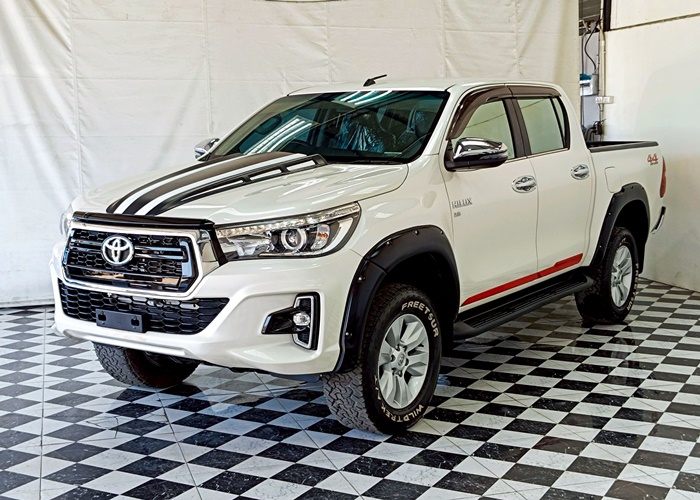TOYOTA Hilux