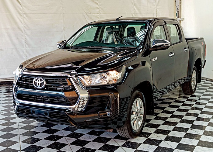 TOYOTA Hilux
