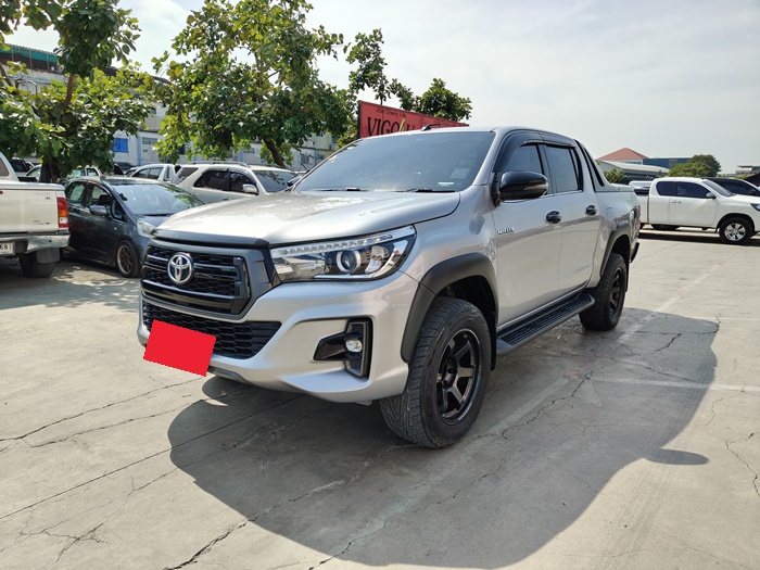 TOYOTA Hilux