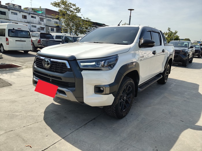 TOYOTA Hilux