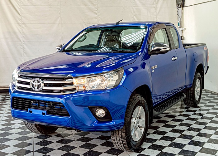 TOYOTA Hilux