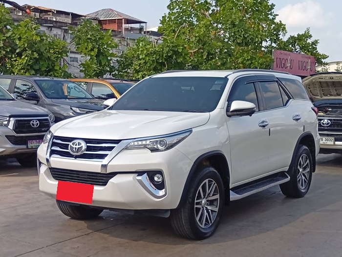 TOYOTA Fortuner