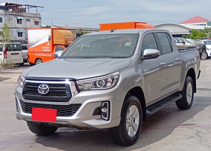 TOYOTA Hilux