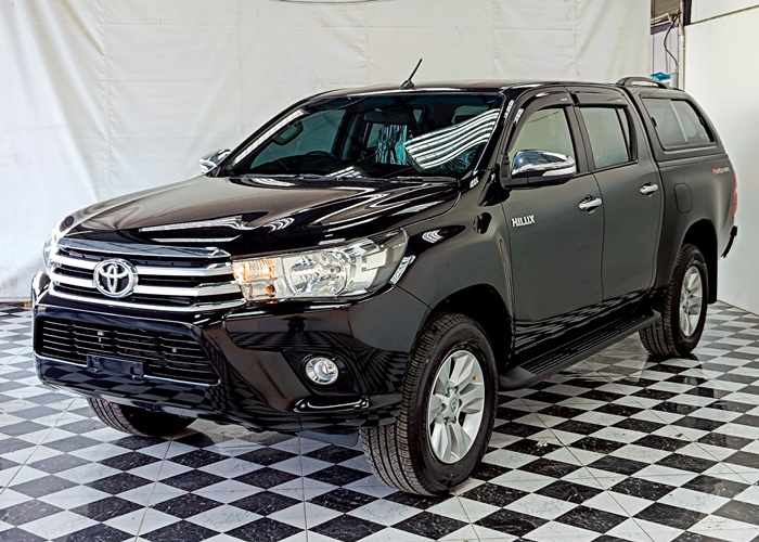 TOYOTA Hilux