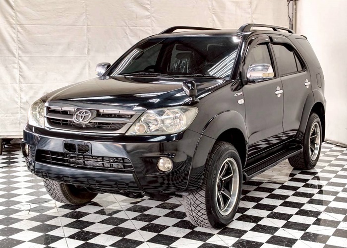 TOYOTA Fortuner