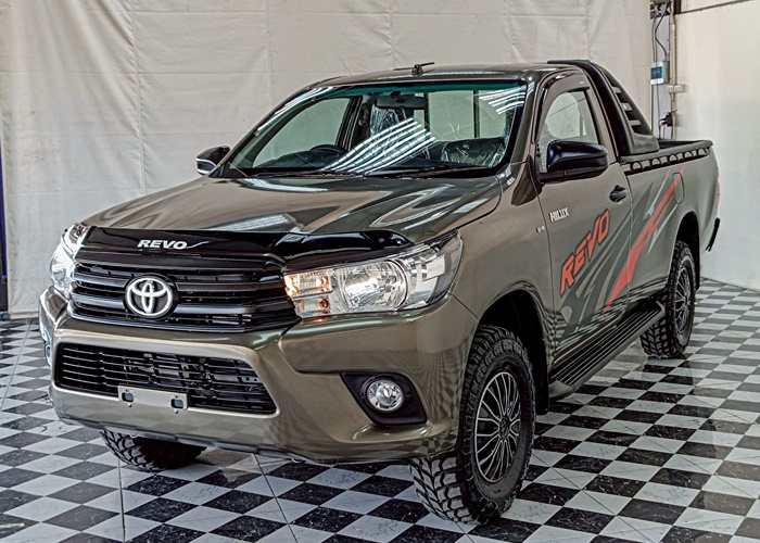 TOYOTA Hilux