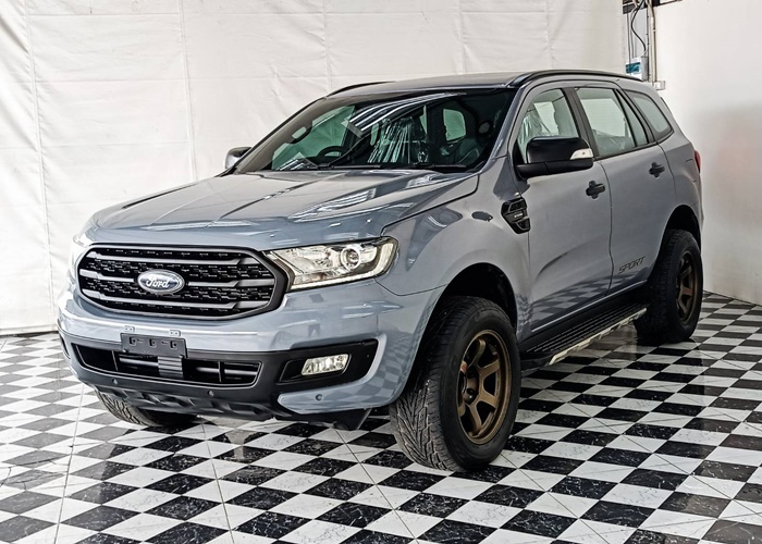 FORD EVEREST.