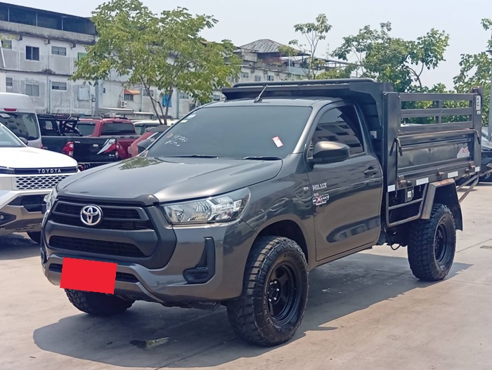 TOYOTA Hilux