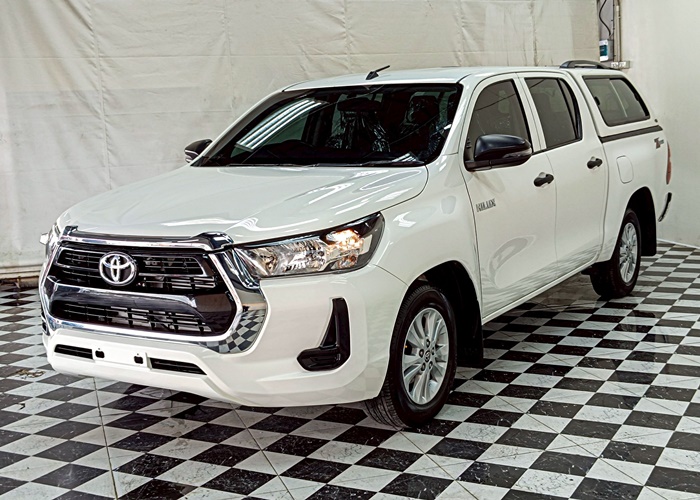 TOYOTA Hilux