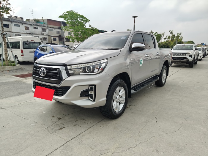 TOYOTA Hilux