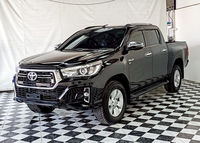 TOYOTA Hilux