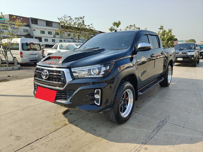 TOYOTA Hilux