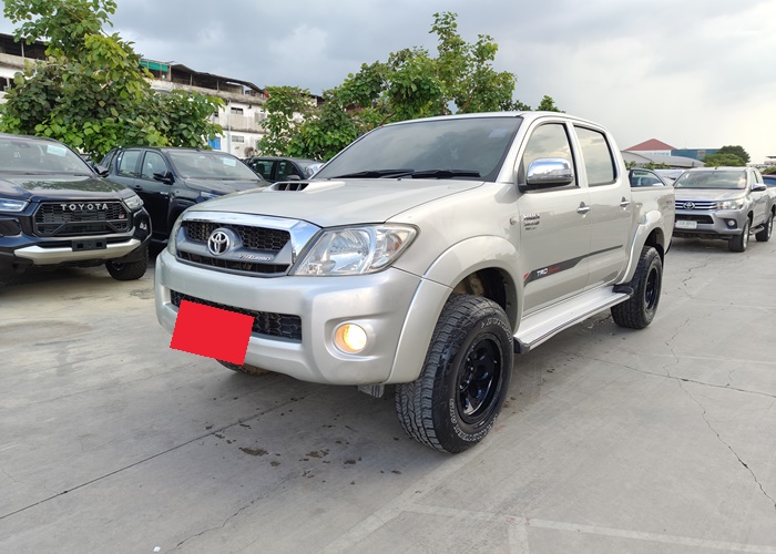 TOYOTA Hilux