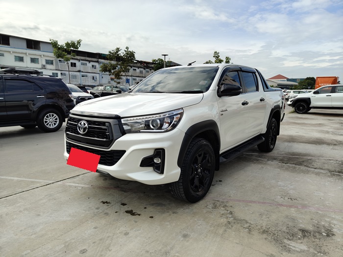 TOYOTA Hilux