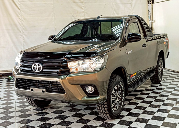 TOYOTA Hilux