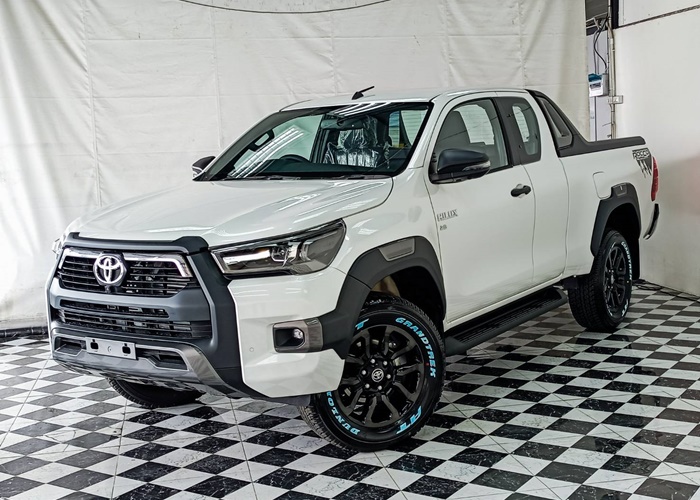 TOYOTA Hilux