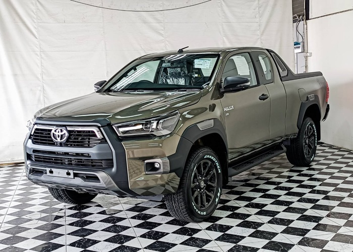 TOYOTA Hilux